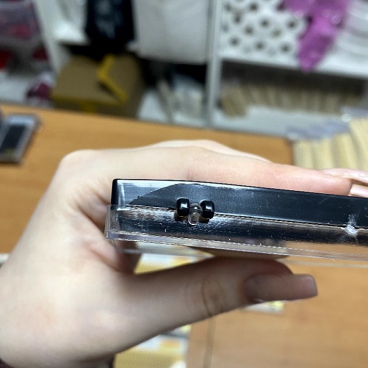 Nesura 10D 9mm knotless eyelashes (damaged packaging)