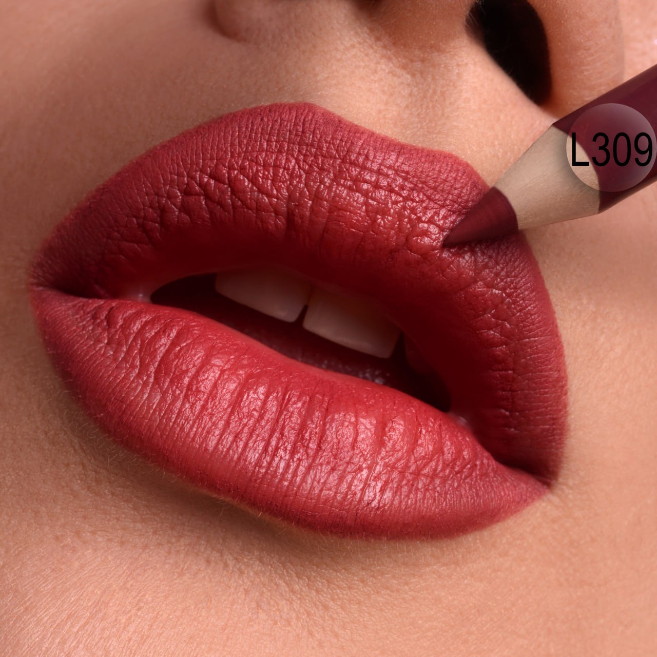 MISS CLAIRE Олівець для губ "Ідеальний контур" ("Золотий ковпачок") lip pencil L309