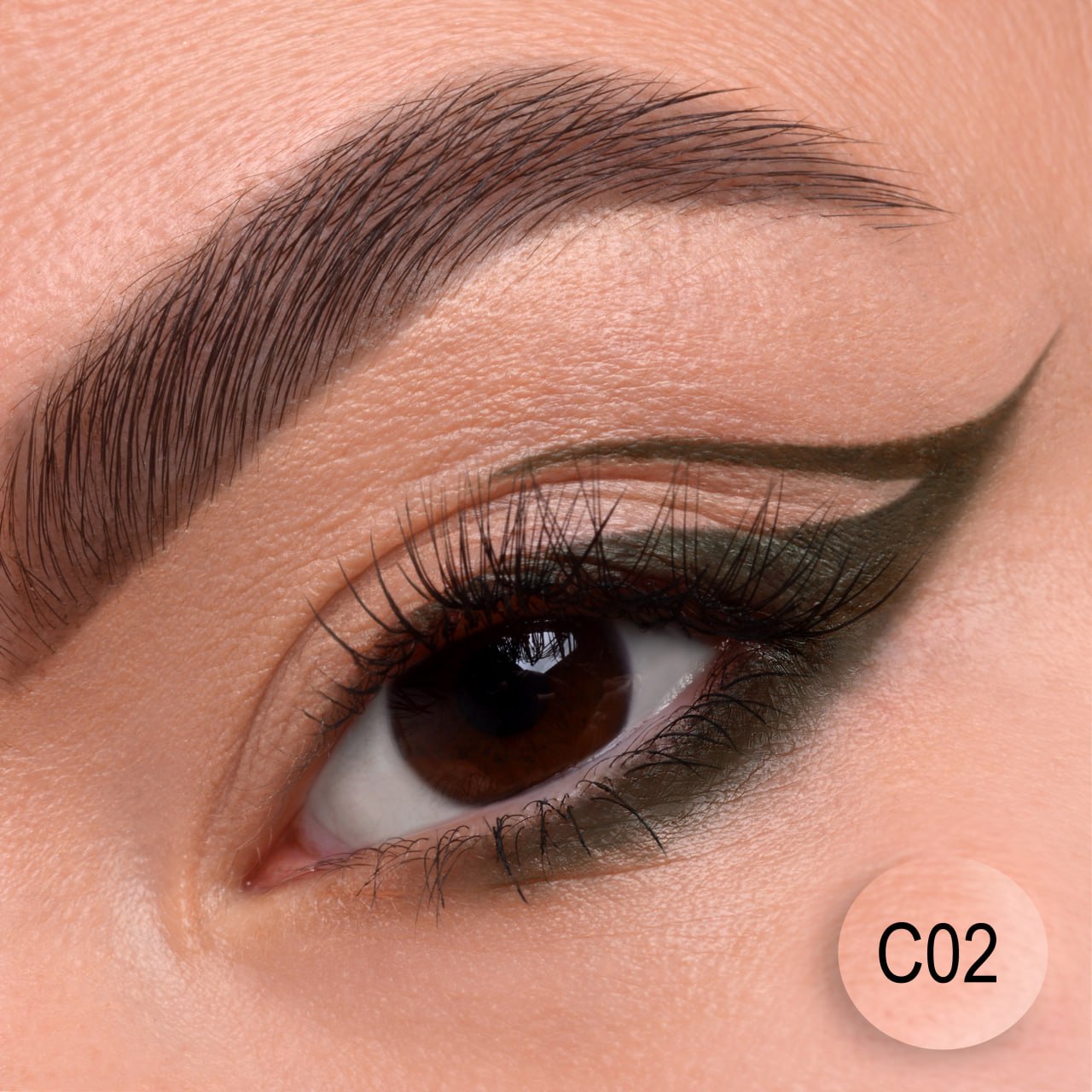 MC PROFLINE & Irina Gelevey Lápiz para ojos "Línea de seda" Silkliner for eye FOREST C02