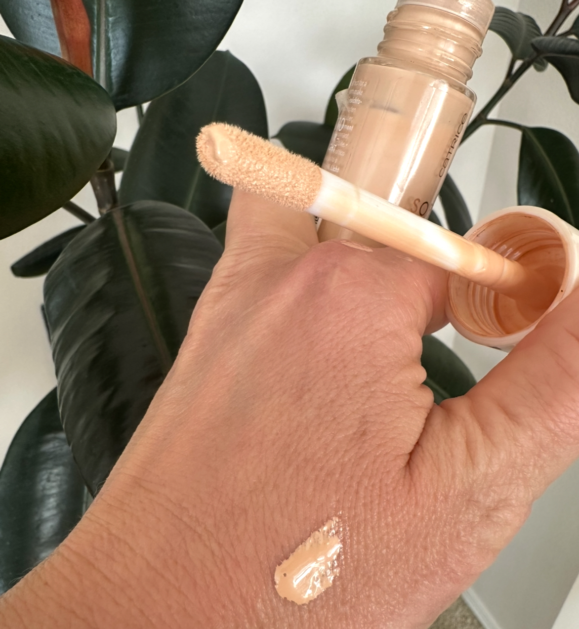 CATRICE Soft Glam Filter Fluido tonalizante iluminador 010 Fair Light, 30 ml