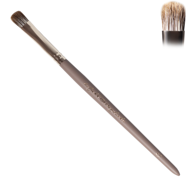 DAVYDENKO BEAUTY & Lelyukh Brush L5 flat for dry shadows & pigments, fox hair