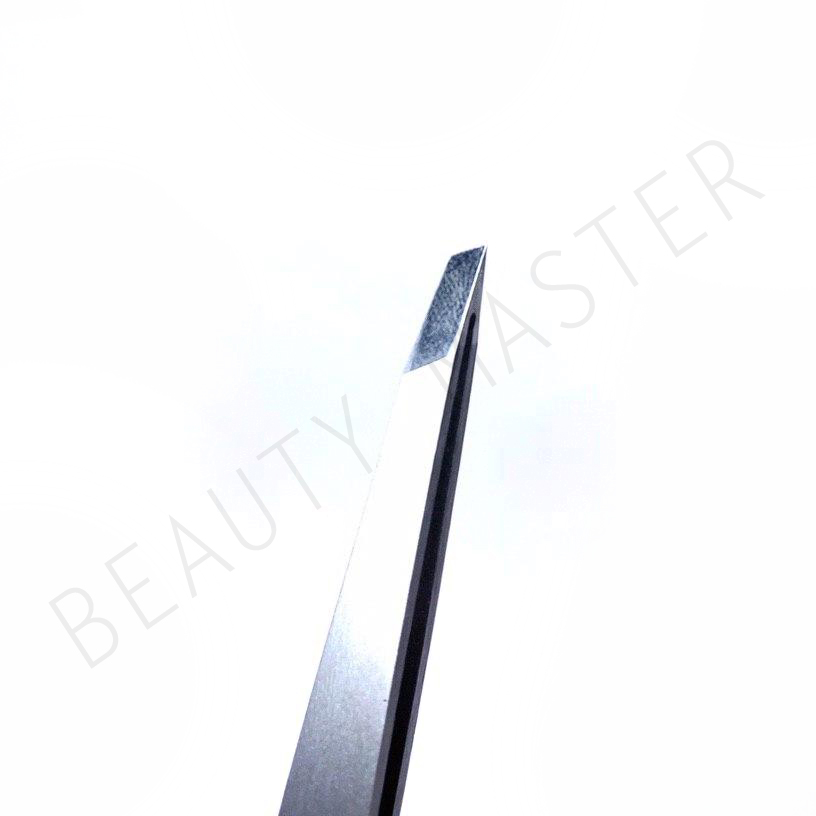 Bobbi Brown Пинцет скошенный металл